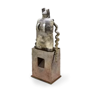 Esfinge Nº 2, 1999. 71×18×24 cm, bronce.