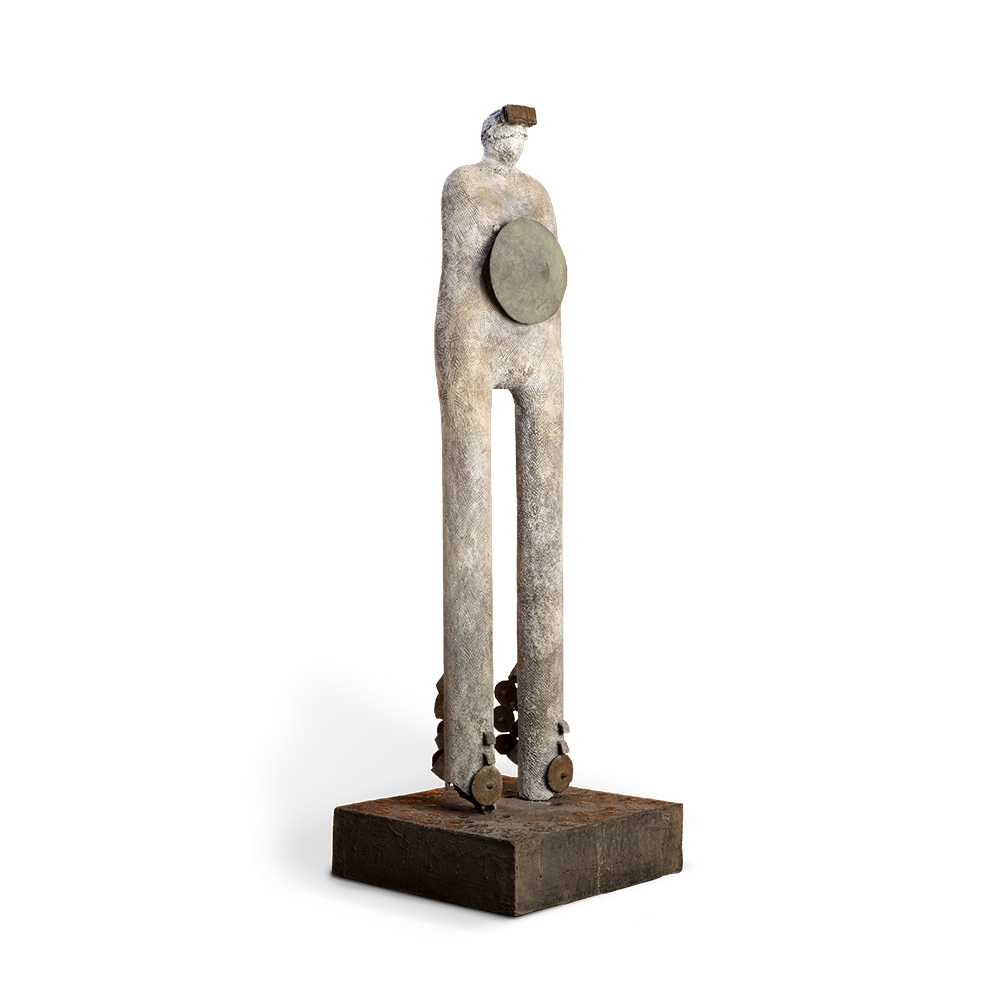 Disco silencio: mujer, 2002. 130×41×41 cm, bronce.