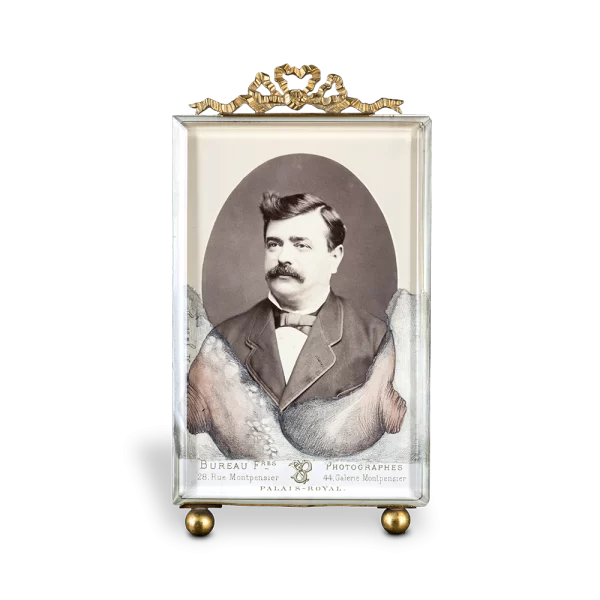 Vestido cruzado Nº 1, 1976. 20×11×1,5 cm, mixta.